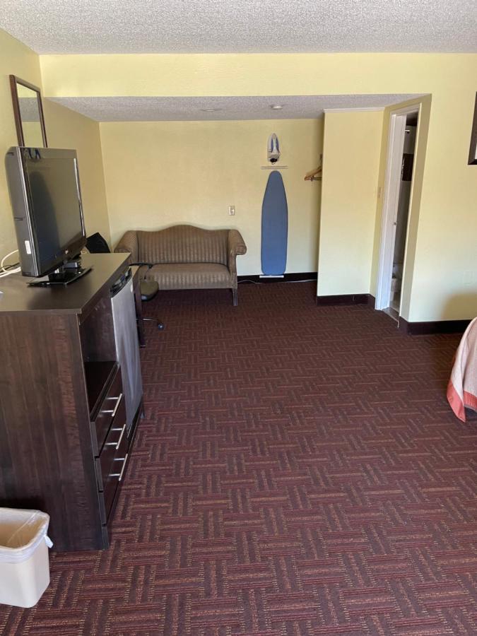 Royal Inn Bellmawr Extérieur photo
